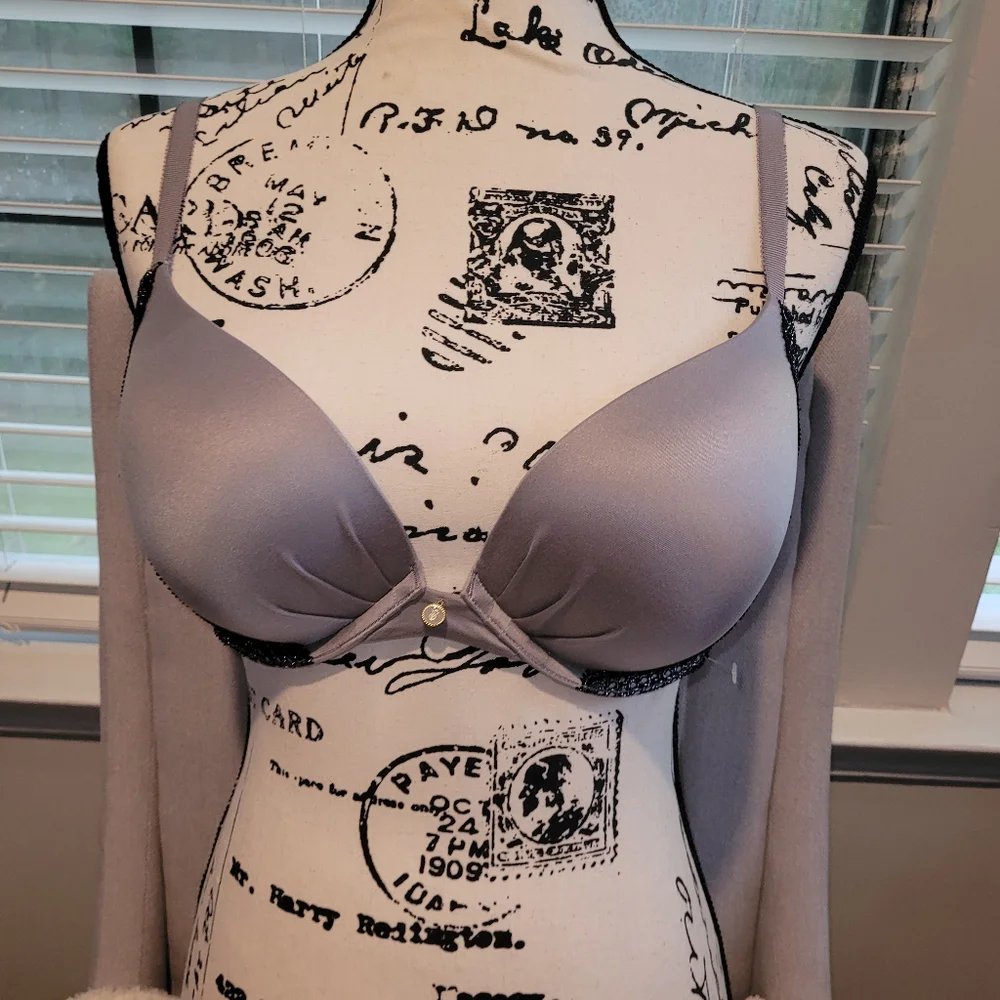 VICTORIA'S SECRET SIZE 36D Elegant Lace Trim Bra in Gray USED EXCELENT CONDITION